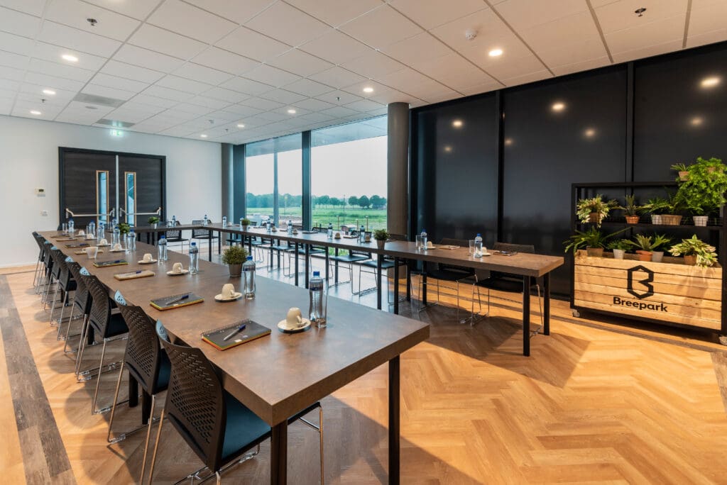 Vergaderruimte met veel daglicht tot 50 personen in Breda bij evenementenlocatie Breepark