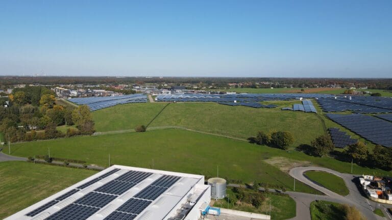Overzichtfoto van het outdoorterrein dat voor festivals ingezet kan worden bij Breepark Breda