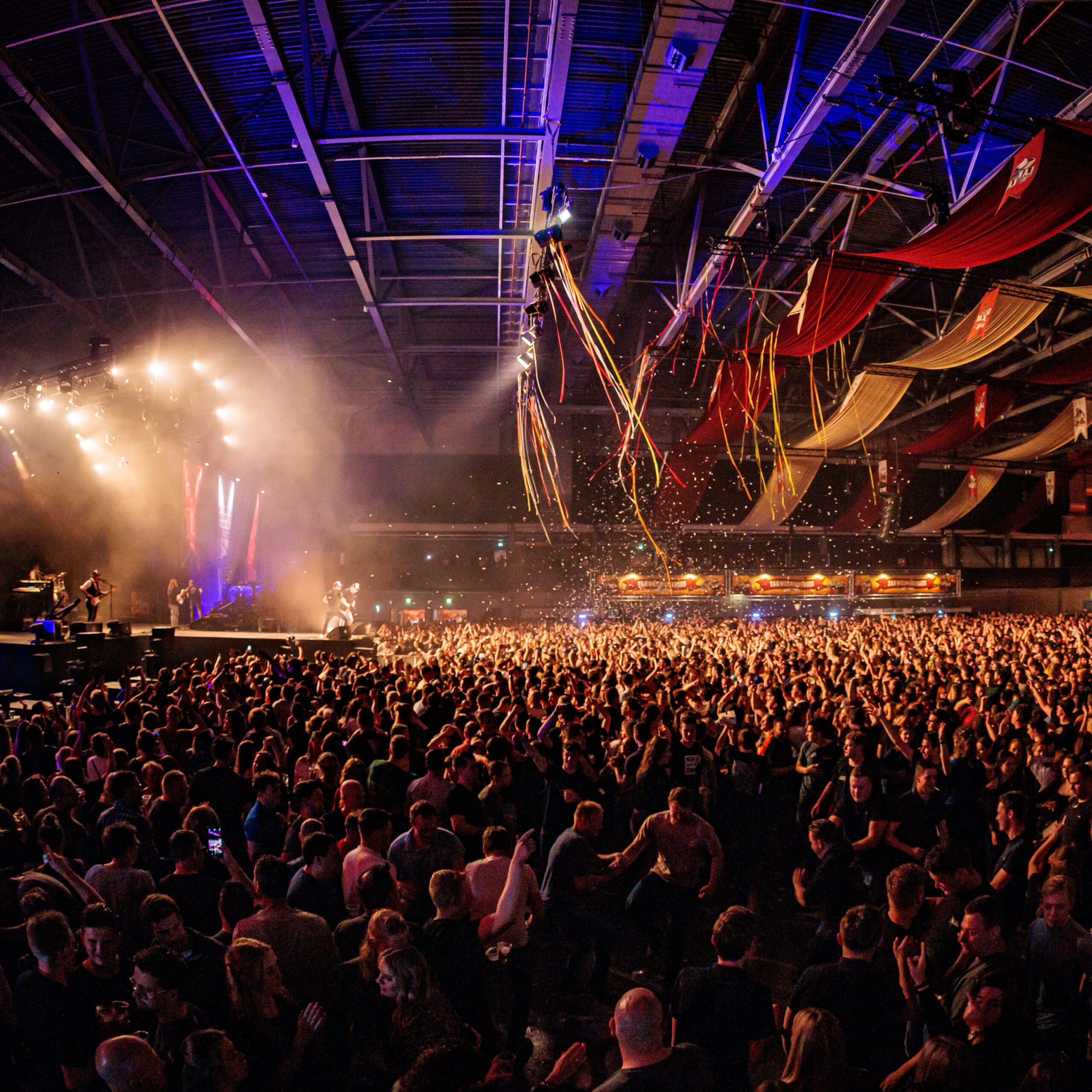 Lak aan de kak volle evenementenhal breepark